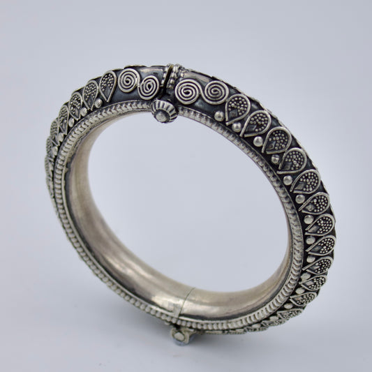 Hand Etched Hinged Tribal Indian Hinged Kada Bangle with Rawa Work in Sterling Silver