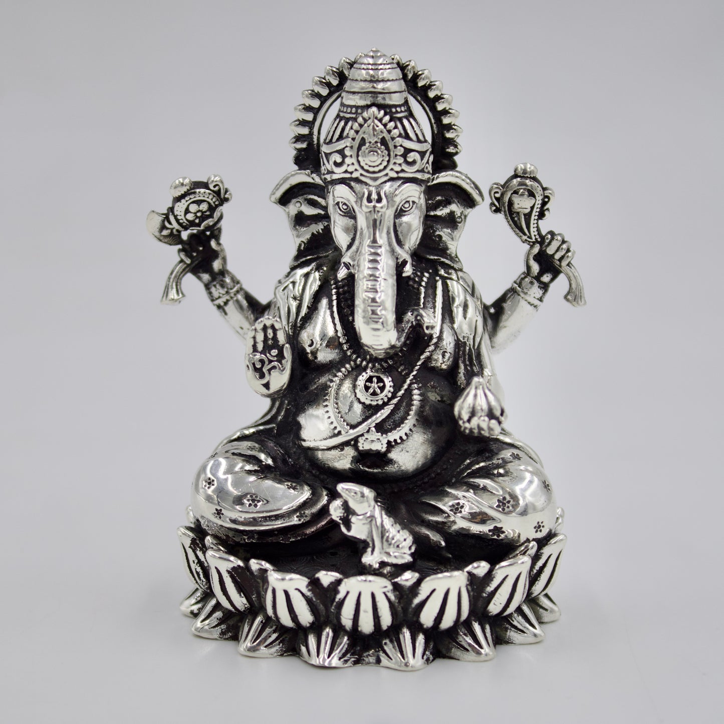 Handmade Lord Ganesha sitting with Mouse Idol in Sterling Silver for Puja