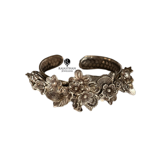 Floral Indonesian Kada